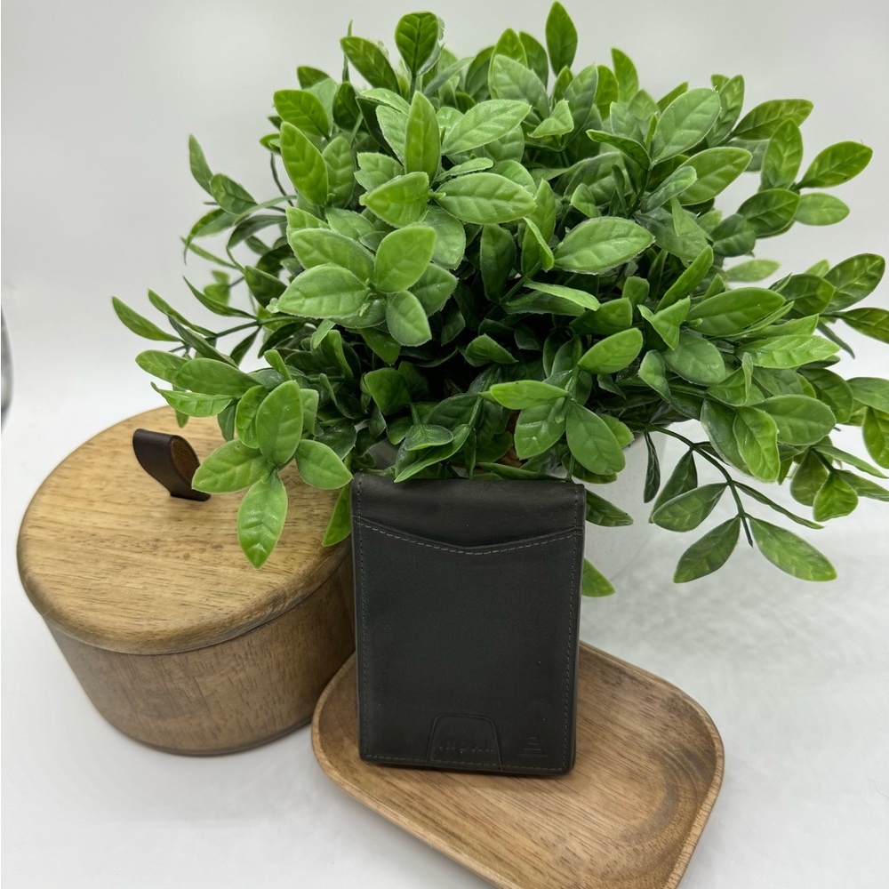 Brand New Andar Apollo Wallet Dark Gray Leather NWOT